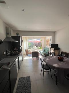 Rez-de-villa climatisé avec jardin et parking - 8