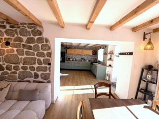 Maison de charme, vue forêt,4 chambres, draps et serviettes inclus, St-Denis-Margeride - 6