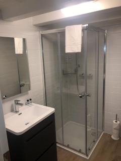 Wells House & Gardens Self Catering Sleeps 7 - 9