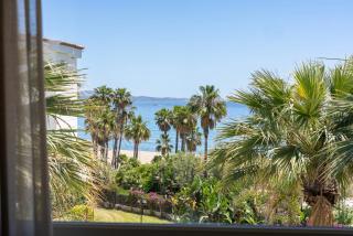 MARBELLA BANUS SUITES - Banús Playa Rocío - Premium 2BR - 2BA - Direct Beach Access - Stunning Sea & Garden Views - Outdoor Terrace - Super Bright - Pool - 3 Min Walk to Puerto Banús - 7