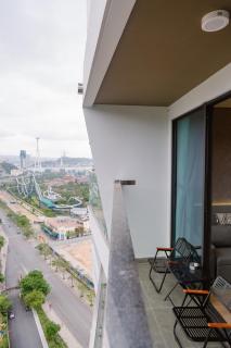 Modern Balcony Studio Near Sun World - The Holiday Ha Long - 6