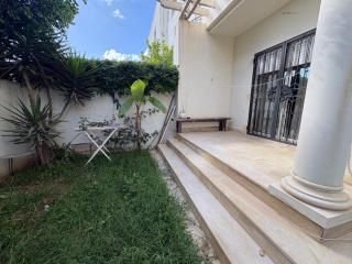 Modern duplex with calm private gardn near airport - 7