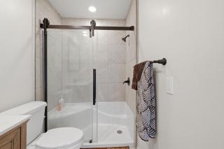 Modern Farmhouse 3BR Tulsa Oasis home - 4