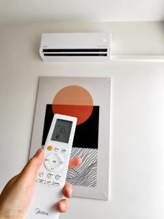 Bright City Loft w-AC & Free Netflix, by Cohost - 1