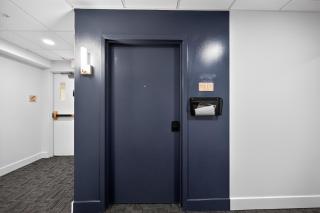 Spacious downtown living with modern finishes - 2