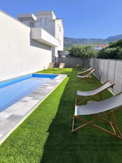 Maslina House - Family Apartment 2 with Pool - 9