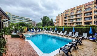 Friends Family Hotel - 4