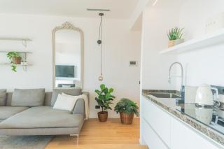 Skyline Lake Apartment by Rent All Como - 1