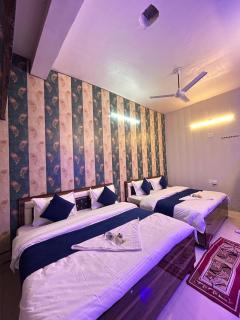 Siya Ram guest house - 3