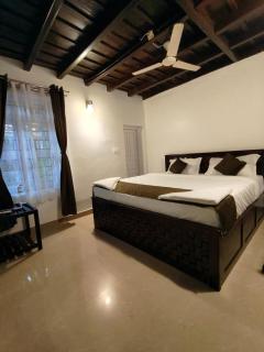Ganga Homestay - 8