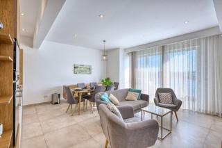 Valletta Views Sliema 2BR Next to Zara - 7