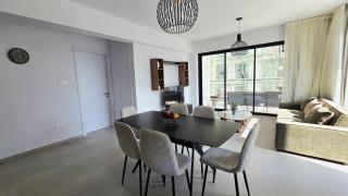 Spacious & Modern - Best Larnaca Location - 1