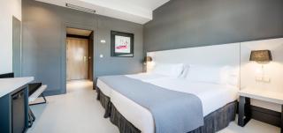 Hotel Ilunion Bilbao - 1