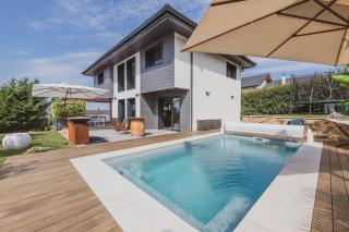 Villa SérénAlp avec piscine chauffée et vue montagne - 0
