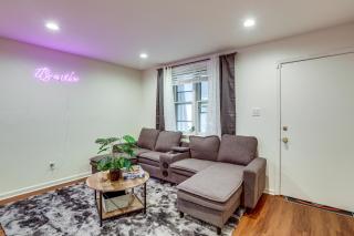 Groups & Pets Welcome! Spacious Philly Rowhouse - 7