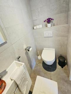 Urban Serenity 2BR Flat with terrace and parking - 7