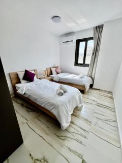 104 Gym-Complex 2 Bedroom, 2 Balconies in Universal - 1