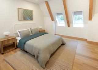 Luxury 5BR A frame w Heated Pool, Walk to Beach - 3