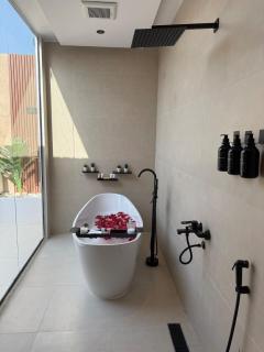 Stylish 1BR Bathtub Outdoor Seating 307 - 2