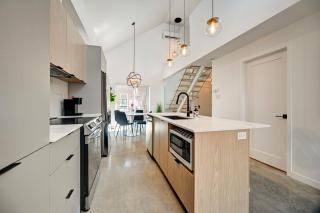 Penthouse Downtown 2BR 2BA Private Roof Terrace presented by TripMontreal - 8