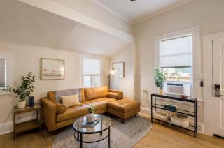 Beachy 1BDRM King Bed Downtown St. Pete - 2