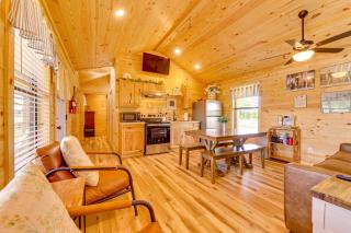 Idyllic Farm Setting! Granbury 'White Daisy Cabin' - 9