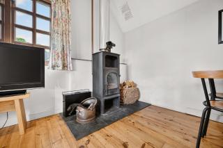 Ballimore Farm Cottage with wood-fired Hot Tub - 5