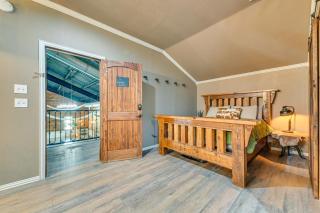Steps to Lake Granbury: Romantic 'Longhorn Suite' - 6