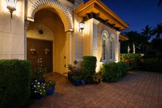Gorgeous luxury home w private pool & outdoor space - 9