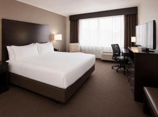Holiday Inn Express & Suites Bloomington West by IHG - 7