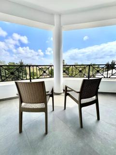 204 Gym-Complex 2 Bedroom, 2 Balconies in Universal - 2