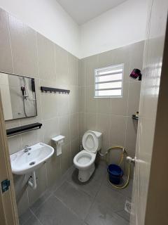 Small Yard Homestay Sungai Siput Cozy 3BR 6-8 Pax - 4