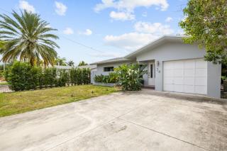 Cozy Dania Beach House with Fenced Backyard - 3
