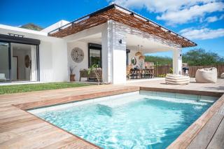 Villa Kaori - Modern Jungle Escape & Private Pool - 0