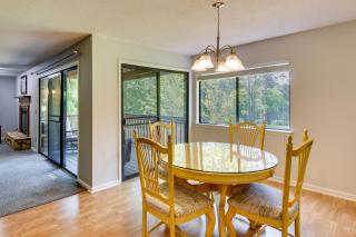 Sunroom & Deck! Golf Retreat in Keowee Key - 2