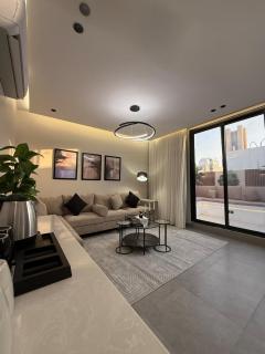 Stylish 1BR Bathtub Outdoor Seating 304 - 4
