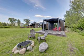 On the Flathead River! Rustic Saloon-Themed Cabin - 0