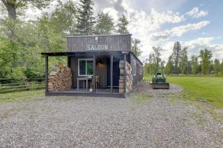 On the Flathead River! Rustic Saloon-Themed Cabin - 9