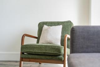 Stylish 3 Bedroom Home Sleeps 7 featured in a Quiet Location with Driveway ,Smart TVs with Netflix ,Fast WiFi and Private Garden - 4