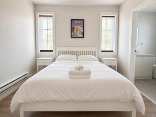 Spacious 5BR West Side Vancouver Home near UBC - 8