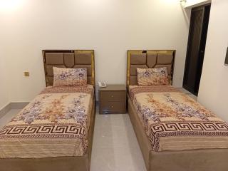 SI Family Hotel Johar Town Lahore - 7