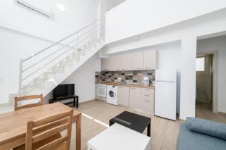 Sea & Salt Summer Ease Maisonette Two Bedroom Starlink Wi-fi - 5