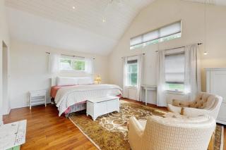 High Street Retreat - 1