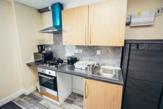Central Derby Studio with Smart TV and WiFi - 8