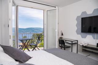 Luxury Seaview Apartment - 1
