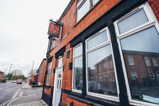 Central Derby Studio with Smart TV and WiFi - 1