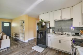 Easy Access to Parks, Hospital: St Louis Home - 2
