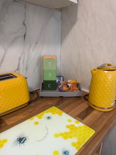 No23 - Bright & spacious 2nd floor flat - PET friendly - Noon check out - 2