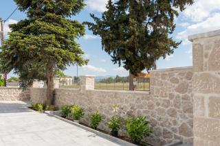 Cyclopean View Suites 1 - 8