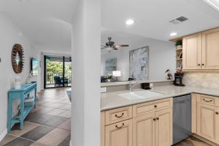 4th Floor 2 Bed I Walk to Beach Marco Walk - 6